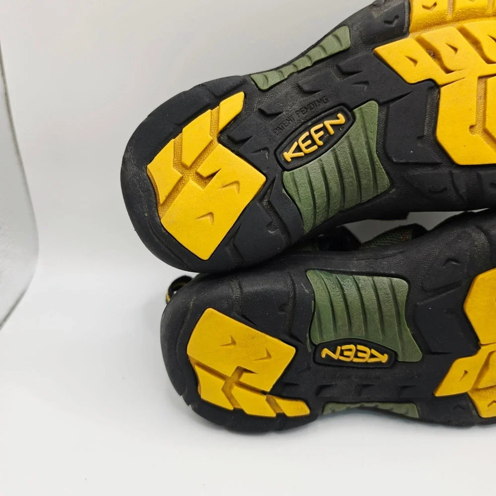KEEN Newport H2 Waterproof Sandals Kids Size 1 Green Hiking Sport Shoes READ